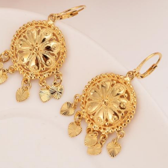 Necklace earring set - Picture 3 of 5